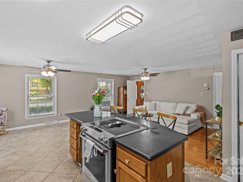 6035 Idlebrook Drive, Charlotte, NC 28212.  MLS# CAR4247653, YatesRealty ID 24986. 