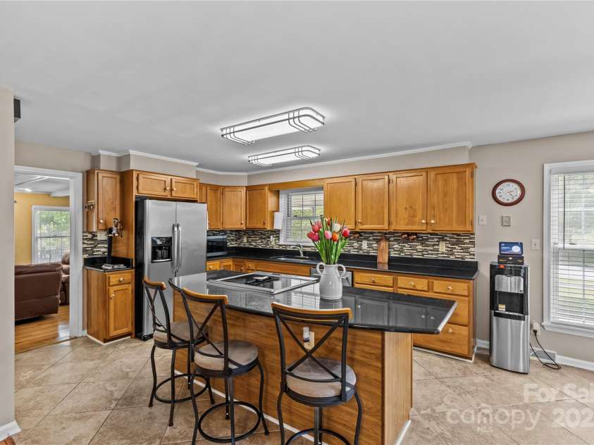 6035 Idlebrook Drive, Charlotte, NC 28212.  MLS# CAR4247653, YatesRealty ID 24986. 