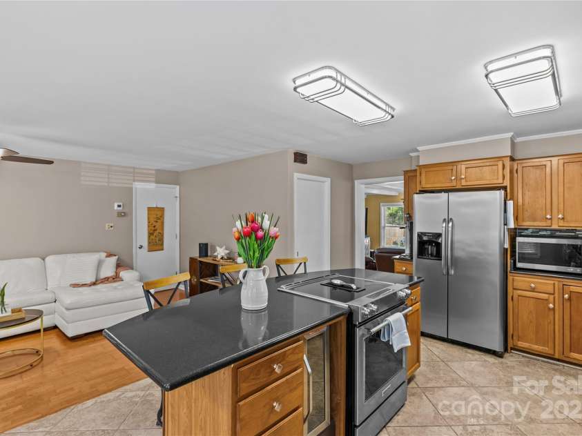 6035 Idlebrook Drive, Charlotte, NC 28212.  MLS# CAR4247653, YatesRealty ID 24986. 