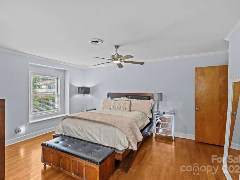 6035 Idlebrook Drive, Charlotte, NC 28212.  MLS# CAR4247653, YatesRealty ID 24986. 