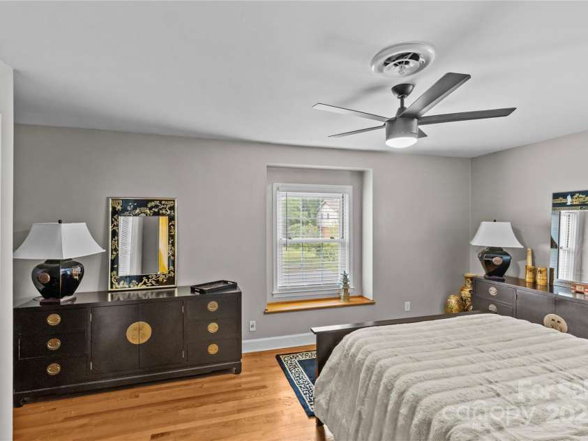 6035 Idlebrook Drive, Charlotte, NC 28212.  MLS# CAR4247653, YatesRealty ID 24986. 
