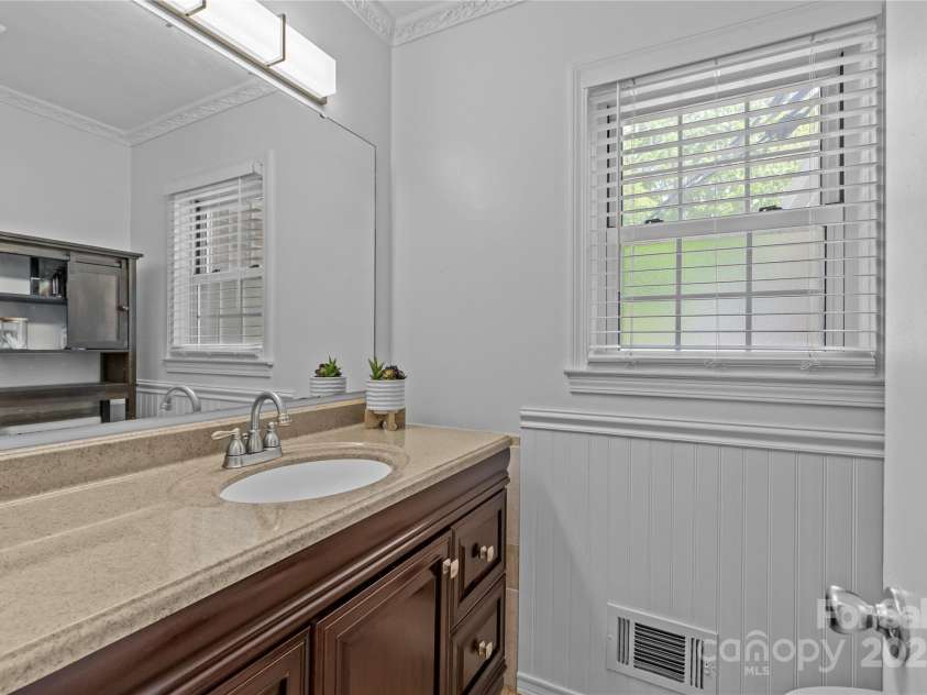 6035 Idlebrook Drive, Charlotte, NC 28212.  MLS# CAR4247653, YatesRealty ID 24986. 