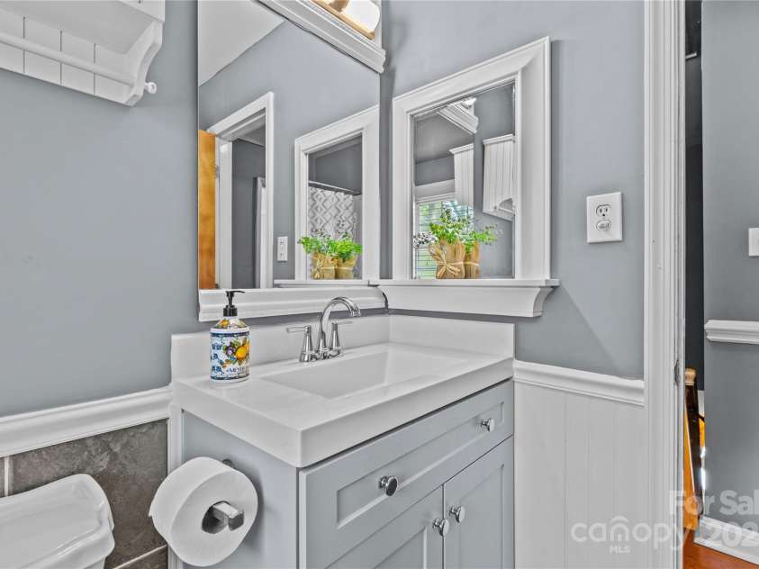 6035 Idlebrook Drive, Charlotte, NC 28212.  MLS# CAR4247653, YatesRealty ID 24986. 