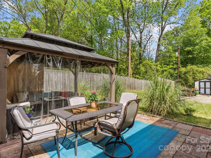 6035 Idlebrook Drive, Charlotte, NC 28212.  MLS# CAR4247653, YatesRealty ID 24986. 