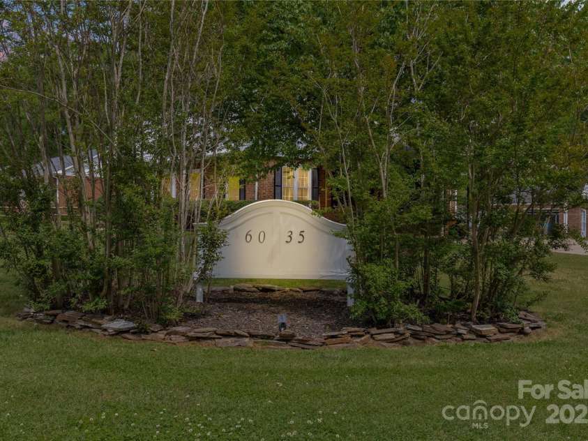 6035 Idlebrook Drive, Charlotte, NC 28212.  MLS# CAR4247653, YatesRealty ID 24986. 