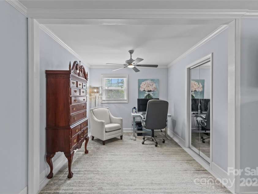 6035 Idlebrook Drive, Charlotte, NC 28212.  MLS# CAR4247653, YatesRealty ID 24986. Laundry is off the primary.
