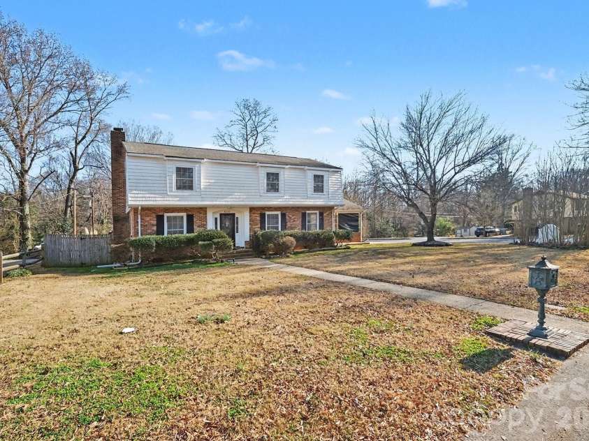 6035 Idlebrook Drive, Charlotte, NC 28212.  MLS# CAR4334979, YatesRealty ID 24986. 