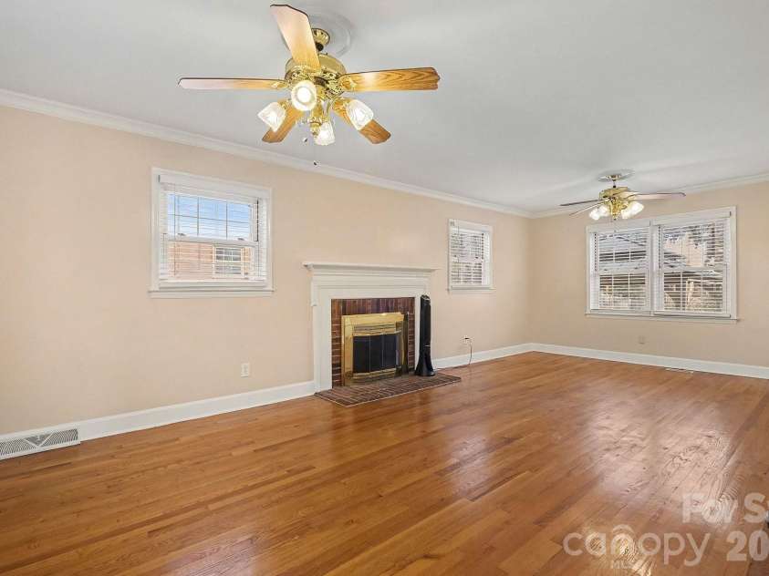 6035 Idlebrook Drive, Charlotte, NC 28212.  MLS# CAR4334979, YatesRealty ID 24986. 