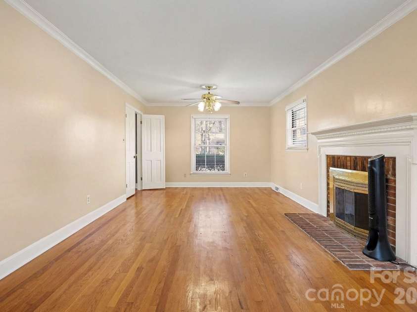 6035 Idlebrook Drive, Charlotte, NC 28212.  MLS# CAR4334979, YatesRealty ID 24986. 