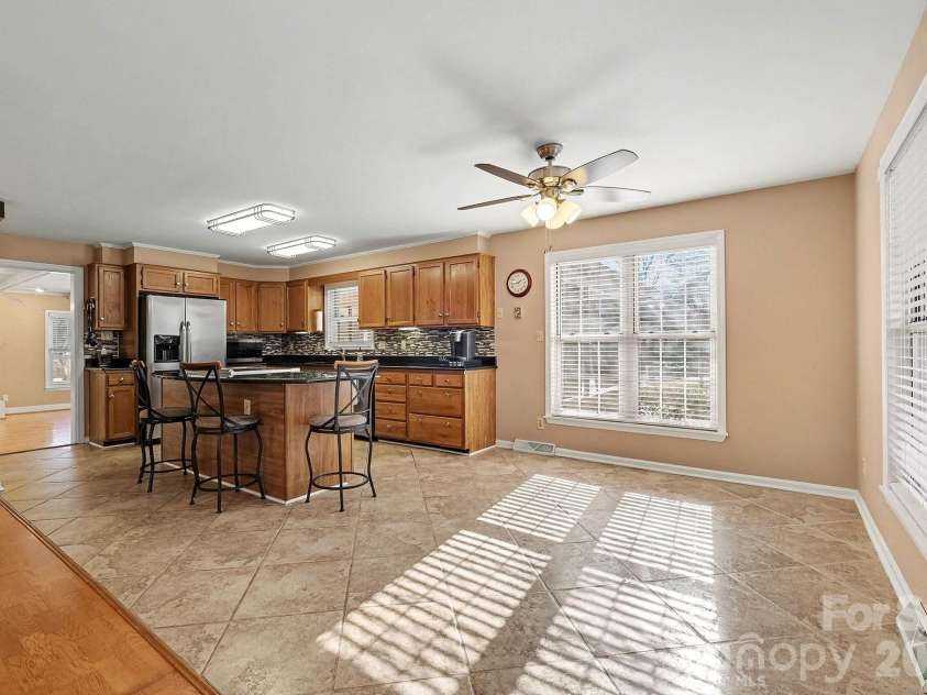 6035 Idlebrook Drive, Charlotte, NC 28212.  MLS# CAR4334979, YatesRealty ID 24986. 