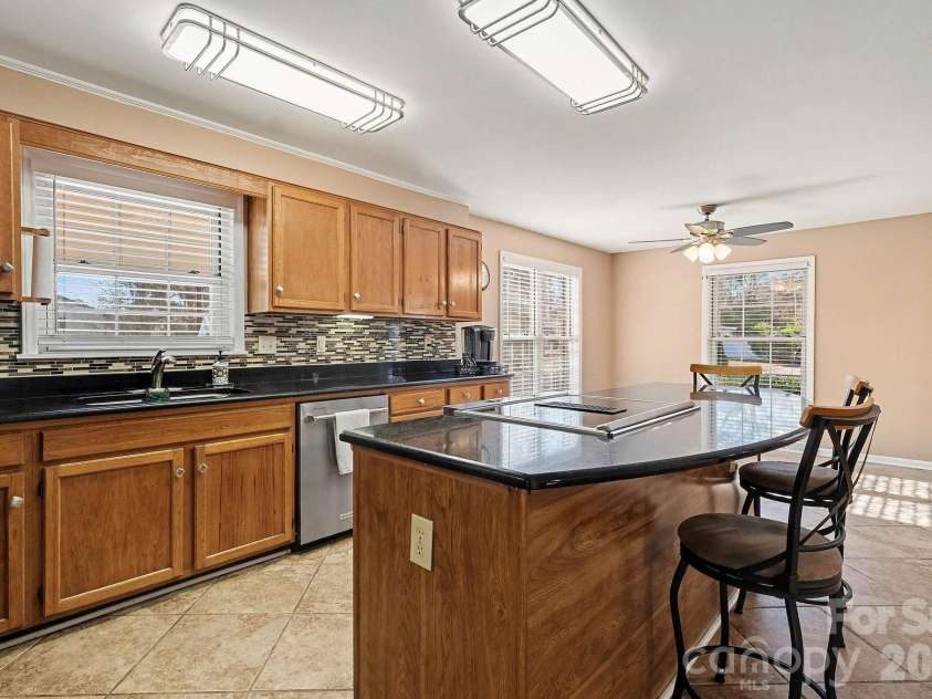 6035 Idlebrook Drive, Charlotte, NC 28212.  MLS# CAR4334979, YatesRealty ID 24986. 