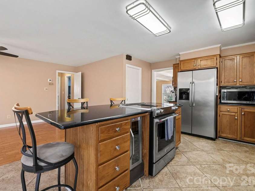 6035 Idlebrook Drive, Charlotte, NC 28212.  MLS# CAR4334979, YatesRealty ID 24986. 