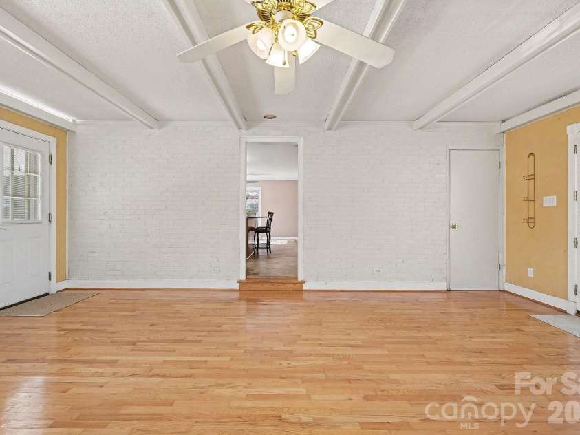 6035 Idlebrook Drive, Charlotte, NC 28212.  MLS# CAR4334979, YatesRealty ID 24986. 