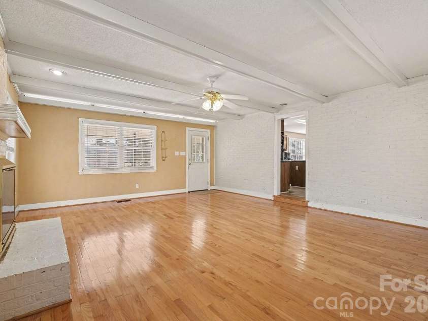 6035 Idlebrook Drive, Charlotte, NC 28212.  MLS# CAR4334979, YatesRealty ID 24986. 