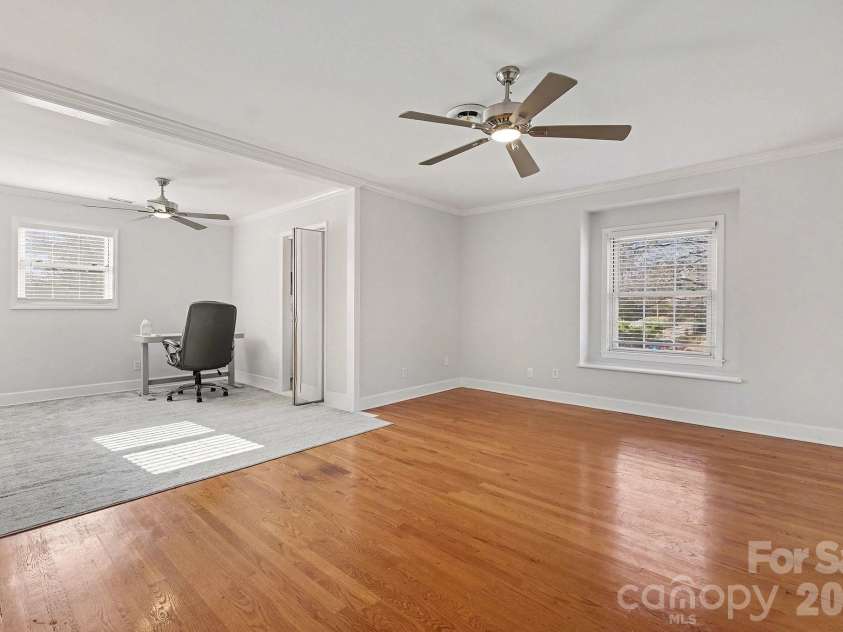 6035 Idlebrook Drive, Charlotte, NC 28212.  MLS# CAR4334979, YatesRealty ID 24986. 