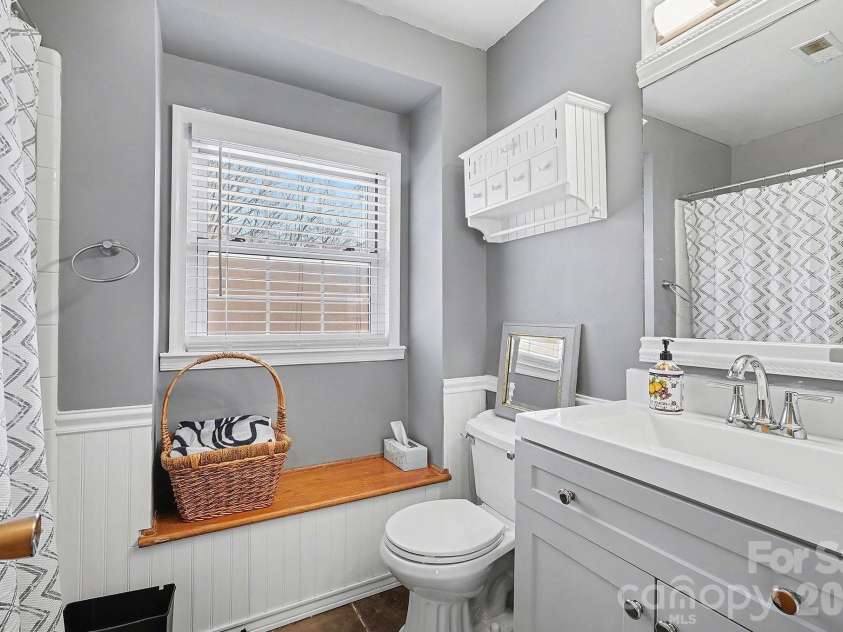 6035 Idlebrook Drive, Charlotte, NC 28212.  MLS# CAR4334979, YatesRealty ID 24986. 