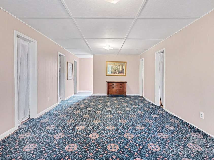 6035 Idlebrook Drive, Charlotte, NC 28212.  MLS# CAR4334979, YatesRealty ID 24986. 