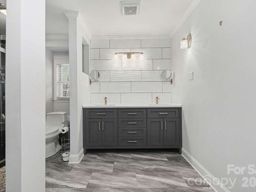 6035 Idlebrook Drive, Charlotte, NC 28212.  MLS# CAR4334979, YatesRealty ID 24986. 