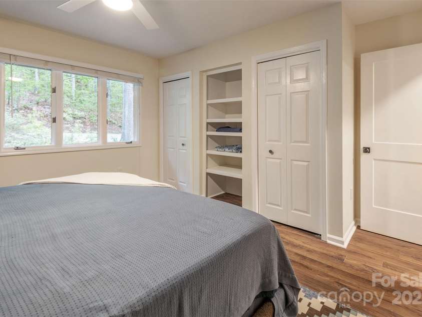 21A Cedarwood Terrace, Asheville, NC 28803.  MLS# CAR4253981, YatesRealty ID 24987. 