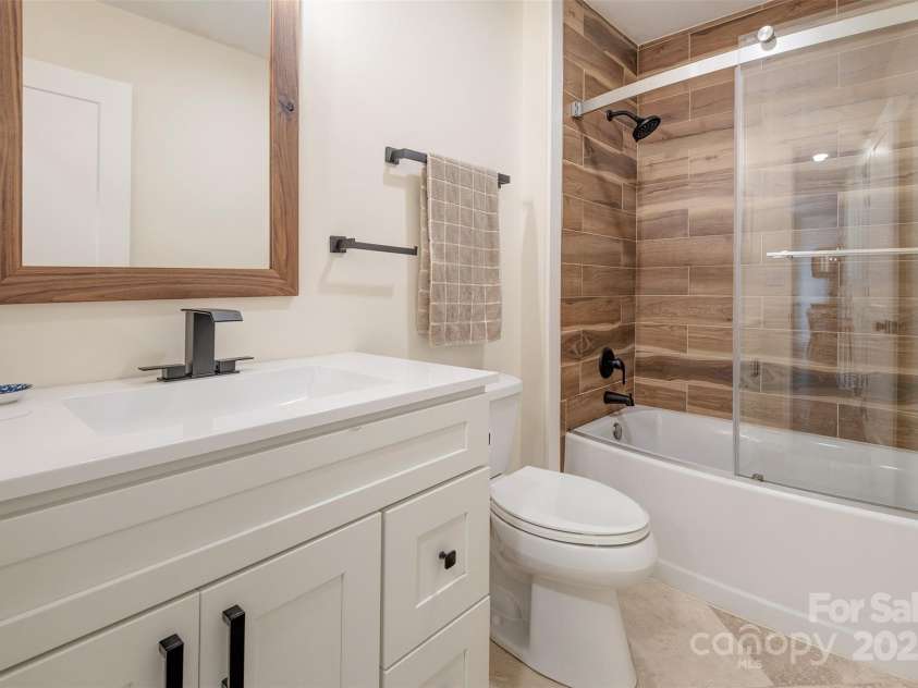 21A Cedarwood Terrace, Asheville, NC 28803.  MLS# CAR4253981, YatesRealty ID 24987. 