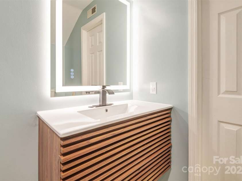 21A Cedarwood Terrace, Asheville, NC 28803.  MLS# CAR4253981, YatesRealty ID 24987. 