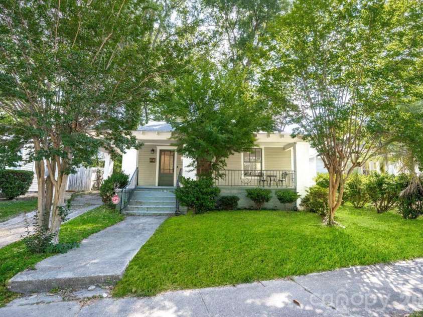 2418 Clark Street, Columbia, SC 29201.  MLS# CAR4378129, YatesRealty ID 24988. Lawn Rep