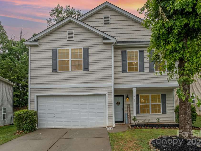 9524 Eagle Feathers Drive, Charlotte, NC 28214.  MLS# CAR4264722, YatesRealty ID 24988. Home Sweet Home