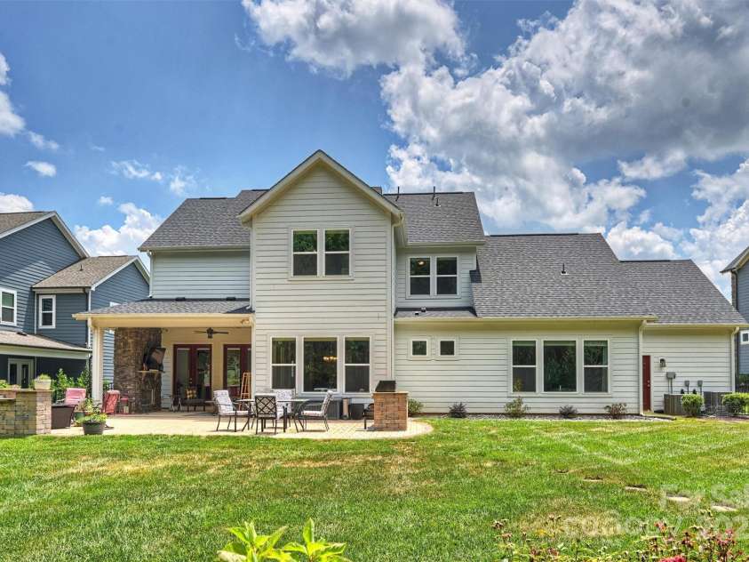 13012 Brooklyn Skylar Way, Huntersville, NC 28078.  MLS# CAR4273949, YatesRealty ID 24989. 