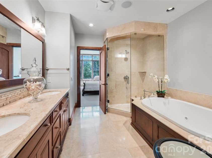 14 Foxbridge Way, Arden, NC 28704.  MLS# CAR4385828, YatesRealty ID 24989. 