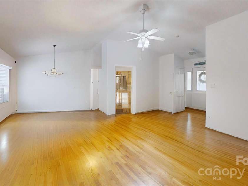 1499 Angela Court, Lincolnton, NC 28092.  MLS# CAR4189385, YatesRealty ID 2499. 