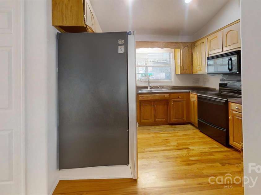 1499 Angela Court, Lincolnton, NC 28092.  MLS# CAR4189385, YatesRealty ID 2499. 