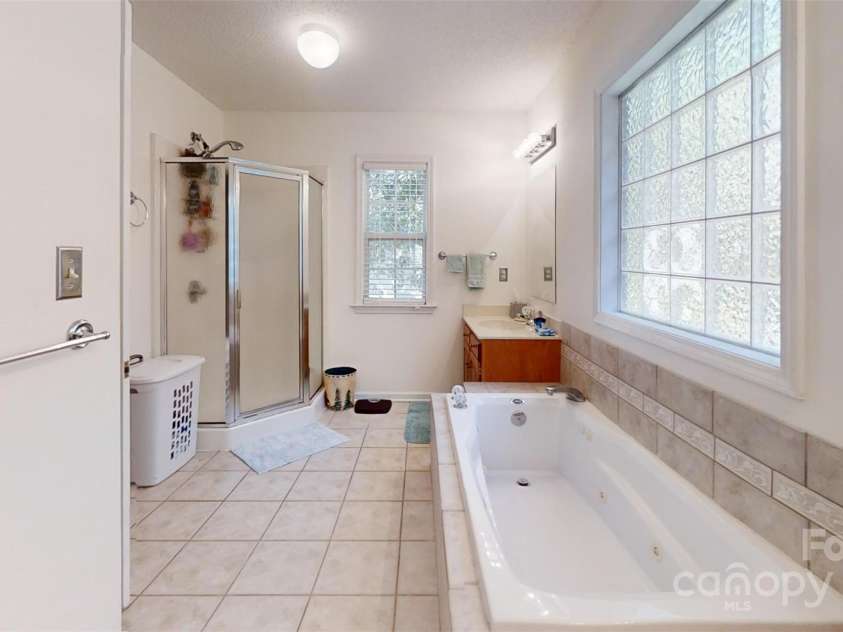 1499 Angela Court, Lincolnton, NC 28092.  MLS# CAR4189385, YatesRealty ID 2499. 