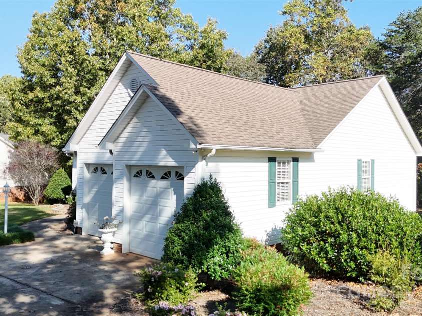 1499 Angela Court, Lincolnton, NC 28092.  MLS# CAR4189385, YatesRealty ID 2499. 