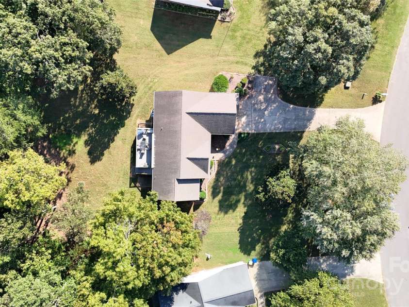 1499 Angela Court, Lincolnton, NC 28092.  MLS# CAR4189385, YatesRealty ID 2499. 