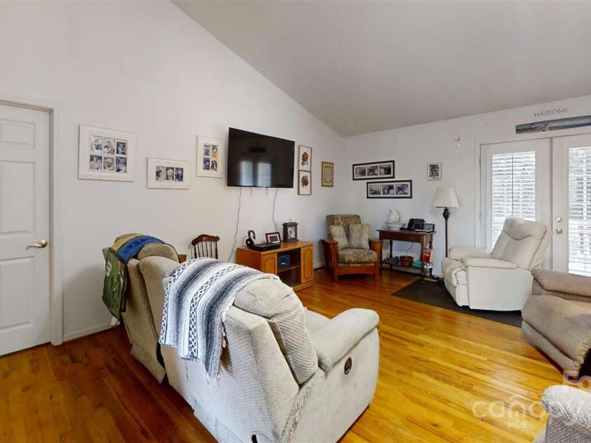 1499 Angela Court, Lincolnton, NC 28092.  MLS# CAR4189385, YatesRealty ID 2499. 