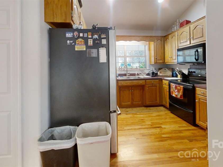 1499 Angela Court, Lincolnton, NC 28092.  MLS# CAR4189385, YatesRealty ID 2499. 