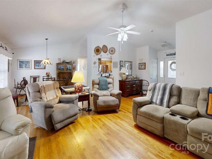 1499 Angela Court, Lincolnton, NC 28092.  MLS# CAR4189385, YatesRealty ID 2499. 