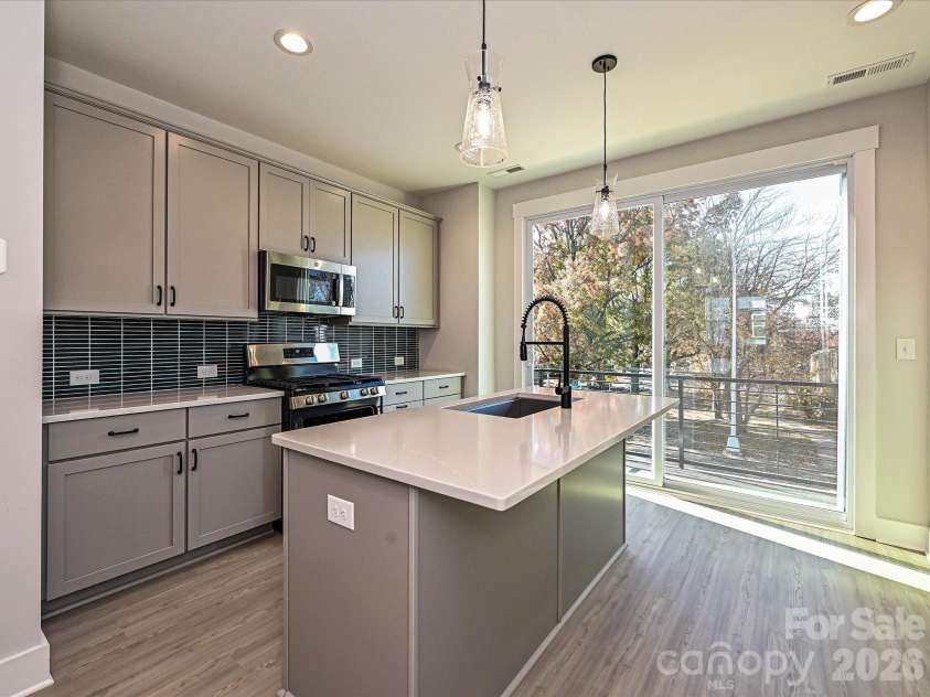 908 Callahan Street, Charlotte, NC 28206.  MLS# CAR4208862, YatesRealty ID 2499. Kitchen