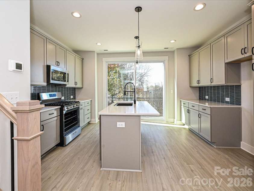 908 Callahan Street, Charlotte, NC 28206.  MLS# CAR4208862, YatesRealty ID 2499. Kitchen