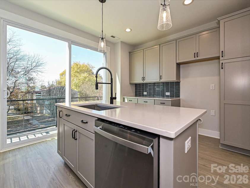 908 Callahan Street, Charlotte, NC 28206.  MLS# CAR4208862, YatesRealty ID 2499. Kitchen