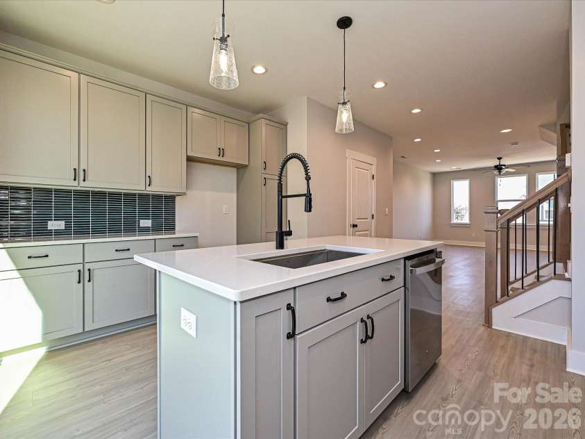 908 Callahan Street, Charlotte, NC 28206.  MLS# CAR4208862, YatesRealty ID 2499. Kitchen/Dining/Living Room