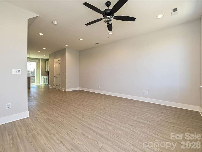 908 Callahan Street, Charlotte, NC 28206.  MLS# CAR4208862, YatesRealty ID 2499. Living/Dining/Kitchen