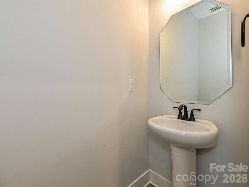 908 Callahan Street, Charlotte, NC 28206.  MLS# CAR4208862, YatesRealty ID 2499. Main Floor Powder Room