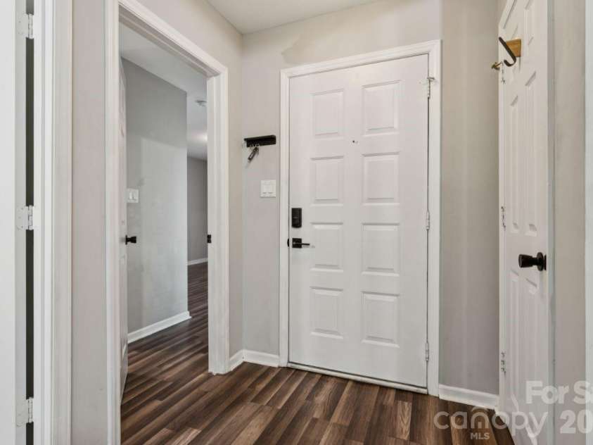 11128 Sevilla Court, Charlotte, NC 28226.  MLS# CAR4405077, YatesRealty ID 24990. 