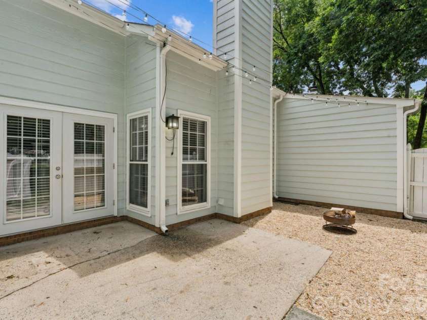 11128 Sevilla Court, Charlotte, NC 28226.  MLS# CAR4405077, YatesRealty ID 24990. 