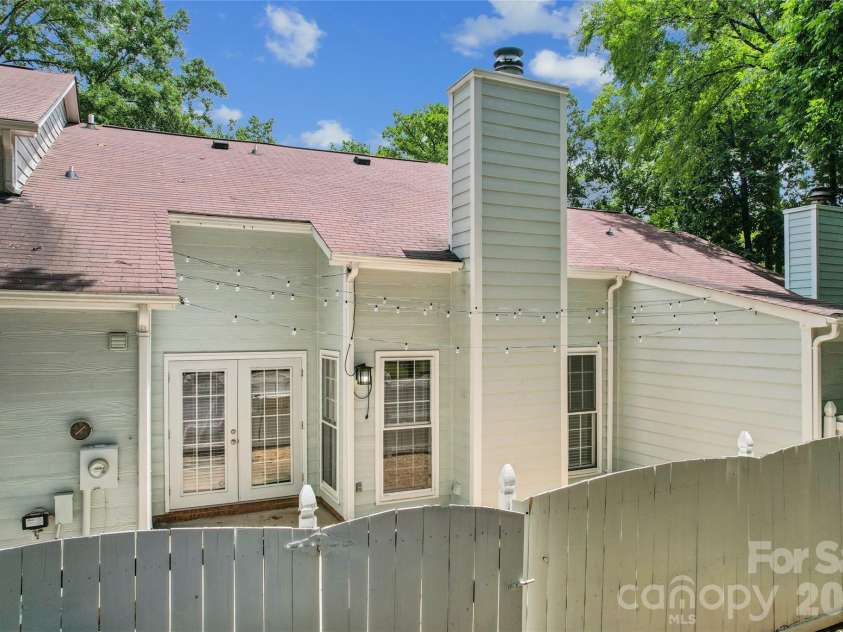 11128 Sevilla Court, Charlotte, NC 28226.  MLS# CAR4405077, YatesRealty ID 24990. 