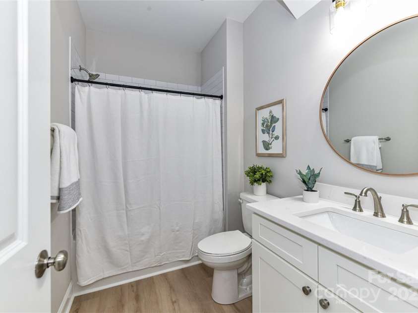 181 Lone Pine Road, Statesville, NC 28625.  MLS# CAR4265324, YatesRealty ID 24990. Full Bath on main level with tub/shower!