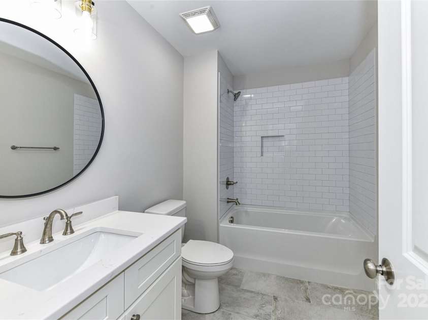 181 Lone Pine Road, Statesville, NC 28625.  MLS# CAR4265324, YatesRealty ID 24990. Full Bath with tiled tub/shower!
