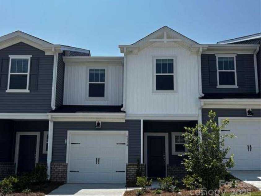 6114 Starview Terrace, Charlotte, NC 28216.  MLS# CAR4265860, YatesRealty ID 24991. 