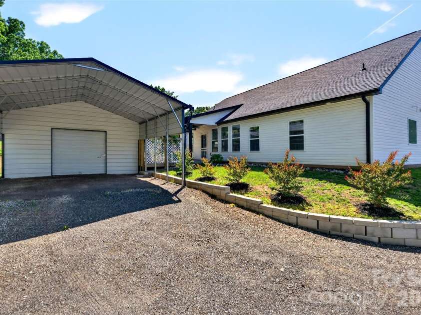138 Kasler Road, Cowpens, SC 29330.  MLS# CAR4378444, YatesRealty ID 24992. 